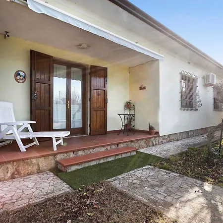 Casa Tra Gli Ulivi Vicino Al Mare Holiday home